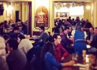 MAMA BLUES PUB