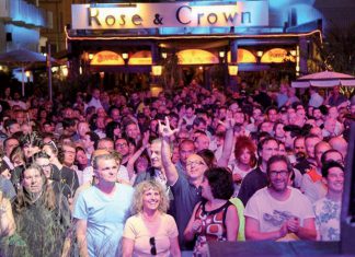 ROSE & CROWN PUB