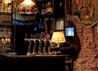 CHIMNEY PUB
