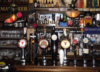 BLACK ROSES IRISH PUB