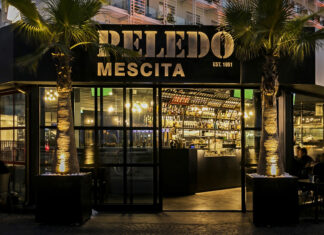 Peledo replica a Riccione: bar e cucina, fino a tarda notte Afa Arredamento Peledo