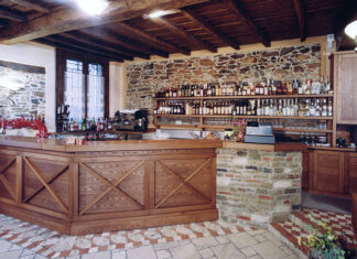 LA TAVERNA DEL POMPIERE WINE BAR