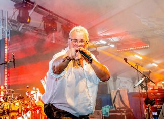 Inaugurata la Misinto Bierfest 2025: innovazione, tradizione e grandi numeri per l’apertura tra totem digitali, prenotazioni dei tavoli online e l’area spiaggia.