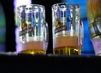 Misinto Bierfest 2025, giovedì 3 luglio al via l’estate in Brianza tra birra, cibo bavarese e aperitivi sulla sabbia.